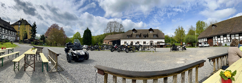 Thomas K. Bikertreffen - Tour. Diesmal: die Bikerburg Tonenburg im Weserbergland bei Höxter